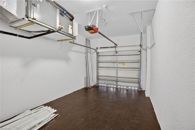 7054 Ambrosia LN 3305, Naples, FL 34119