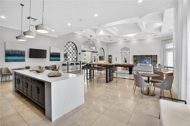 7054 Ambrosia LN 3305, Naples, FL 34119