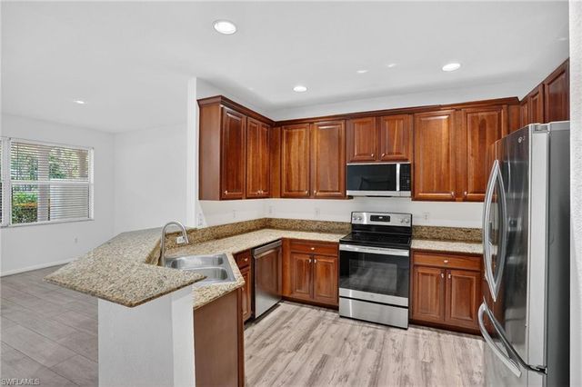 7054 Ambrosia LN 3305, Naples, FL 34119