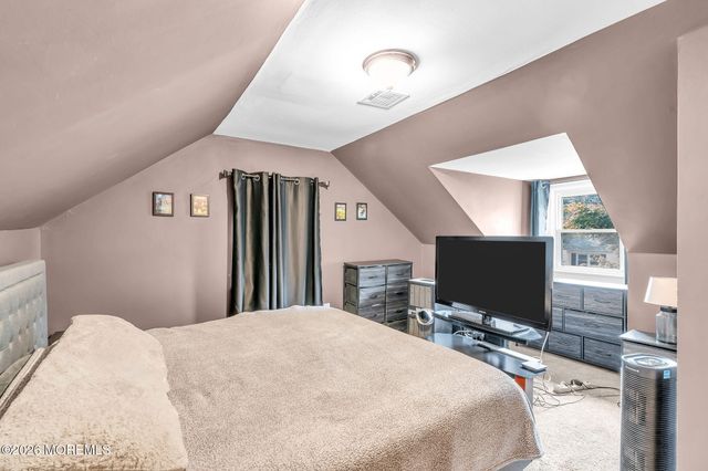 207 Pacific Avenue, Beachwood, NJ 08722