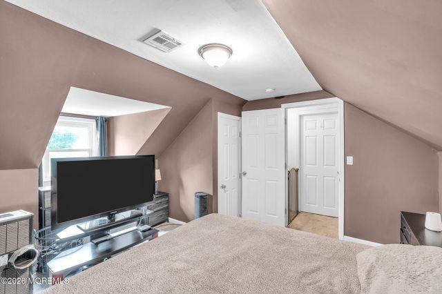 207 Pacific Avenue, Beachwood, NJ 08722