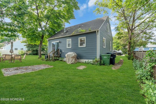 207 Pacific Avenue, Beachwood, NJ 08722