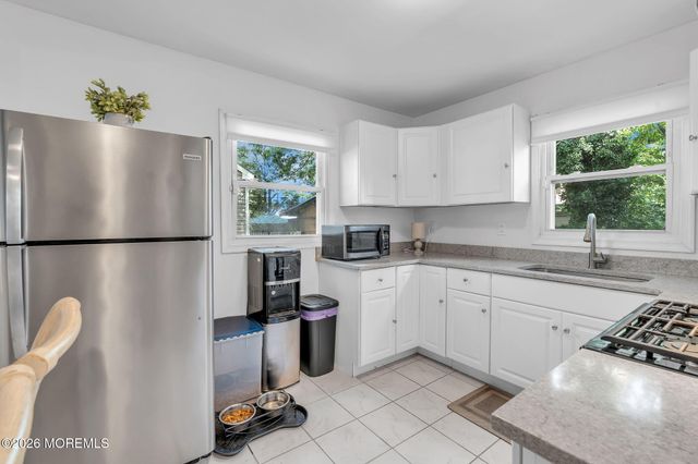 207 Pacific Avenue, Beachwood, NJ 08722