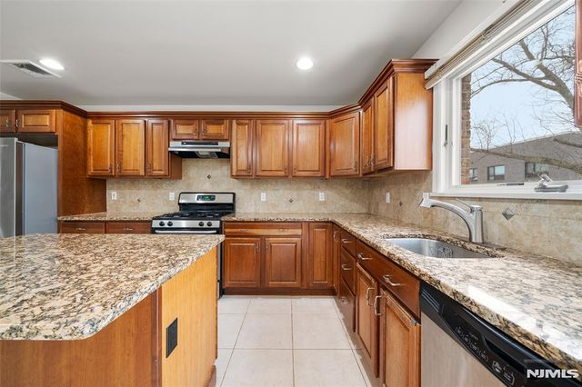 535B Lawn Avenue A, Palisades Park, NJ 07650