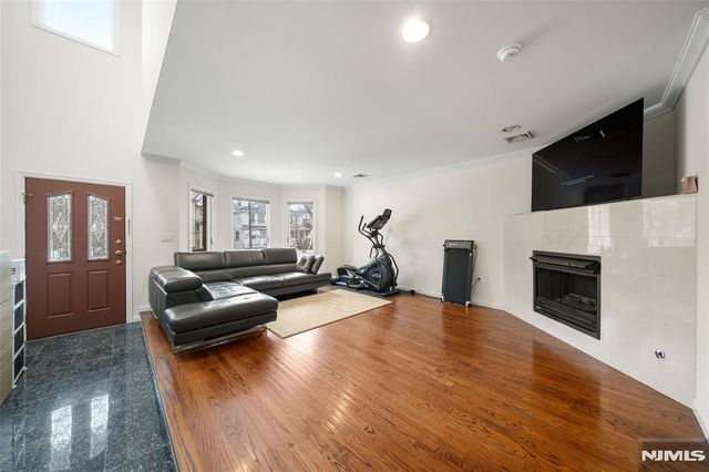 535B Lawn Avenue A, Palisades Park, NJ 07650