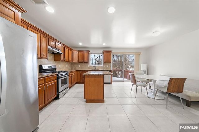 535B Lawn Avenue A, Palisades Park, NJ 07650