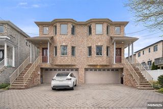 535B Lawn Avenue A, Palisades Park, NJ 07650
