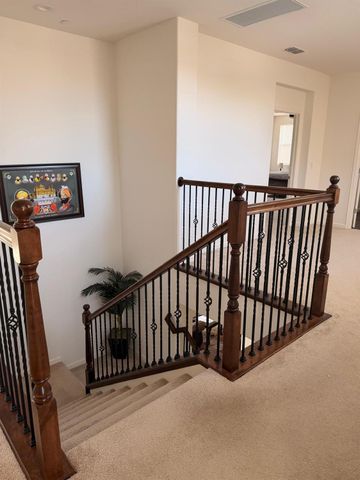 2126 Grapevine Dr, Livingston, CA 95334