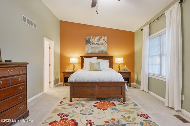 5002 Harrods Landing Dr, Prospect, KY 40059