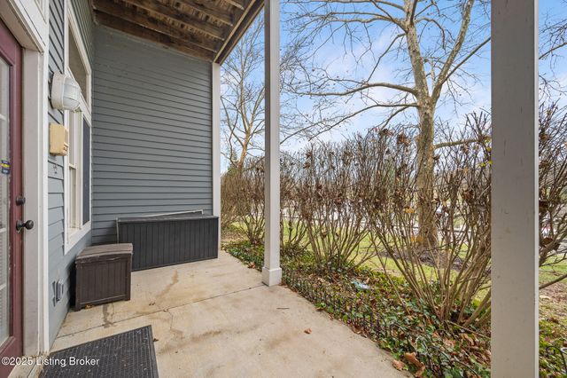 5002 Harrods Landing Dr, Prospect, KY 40059