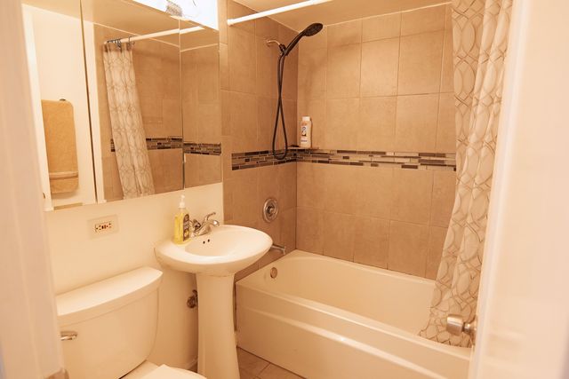 10811 S Lloyd Drive 3, Worth, IL 60482