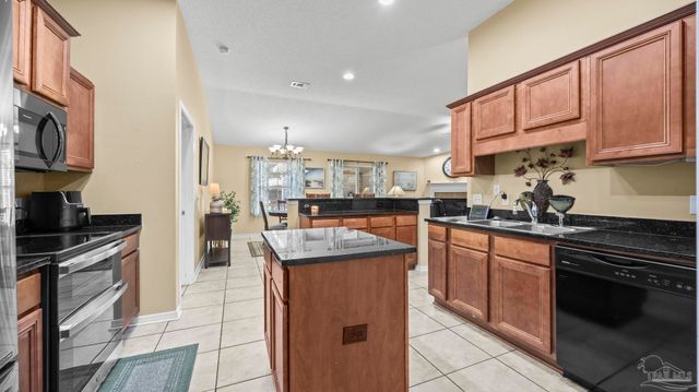 15425 Paddington Dr, Foley, AL 36535