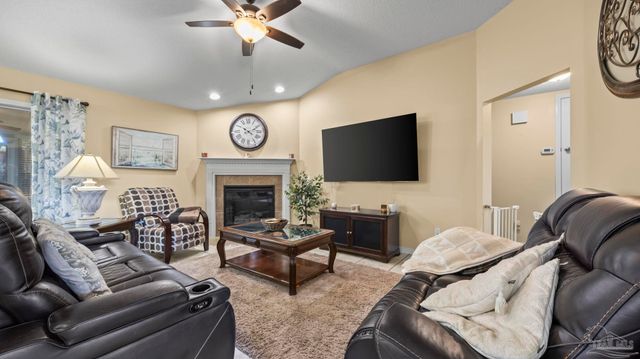 15425 Paddington Dr, Foley, AL 36535