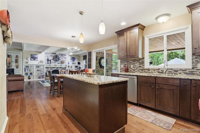 6211 Kings Scepter Road, Grand Blanc, MI 48439