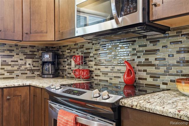 6211 Kings Scepter Road, Grand Blanc, MI 48439