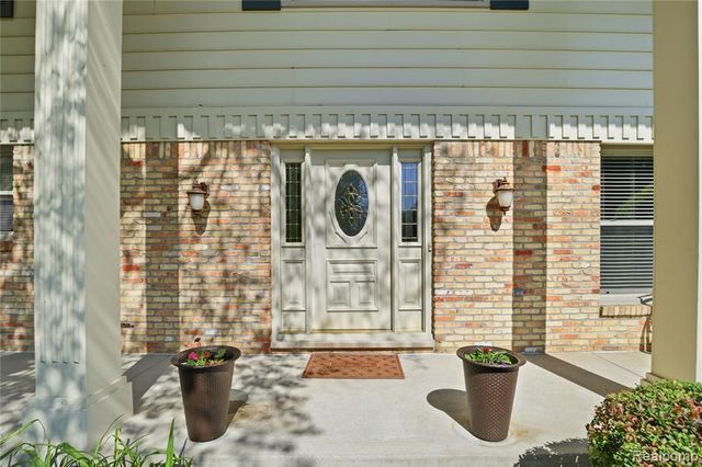 6211 Kings Scepter Road, Grand Blanc, MI 48439