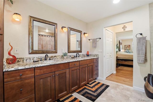 6211 Kings Scepter Road, Grand Blanc, MI 48439