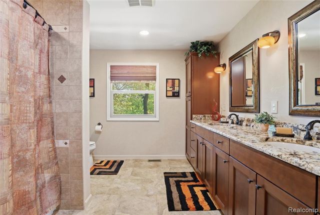 6211 Kings Scepter Road, Grand Blanc, MI 48439