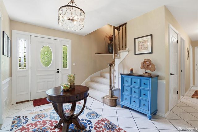 6211 Kings Scepter Road, Grand Blanc, MI 48439