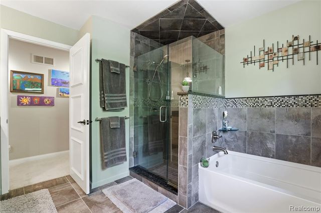 6211 Kings Scepter Road, Grand Blanc, MI 48439