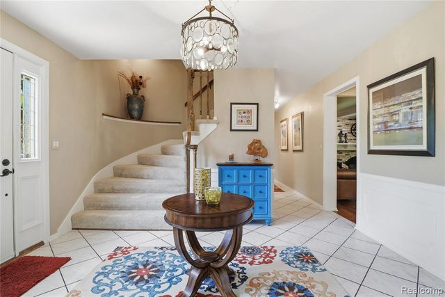 6211 Kings Scepter Road, Grand Blanc, MI 48439
