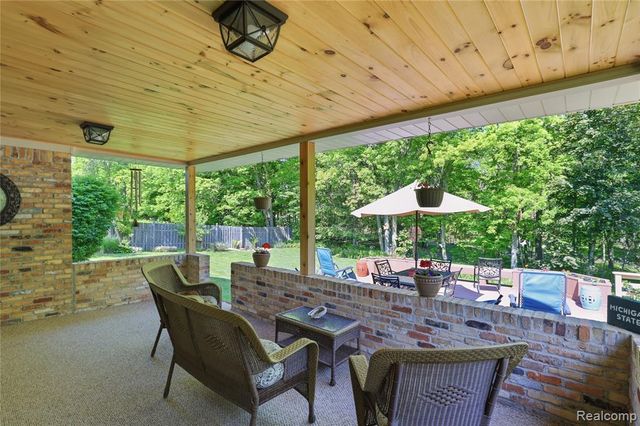 6211 Kings Scepter Road, Grand Blanc, MI 48439