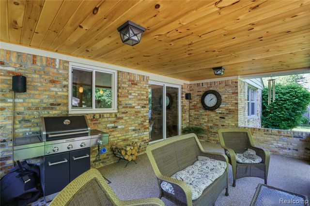6211 Kings Scepter Road, Grand Blanc, MI 48439