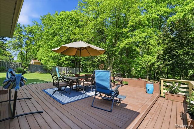 6211 Kings Scepter Road, Grand Blanc, MI 48439
