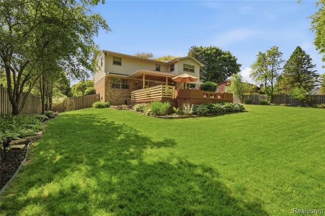 6211 Kings Scepter Road, Grand Blanc, MI 48439