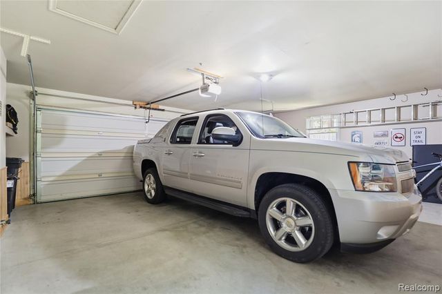 6211 Kings Scepter Road, Grand Blanc, MI 48439