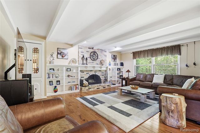 6211 Kings Scepter Road, Grand Blanc, MI 48439