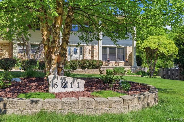 6211 Kings Scepter Road, Grand Blanc, MI 48439