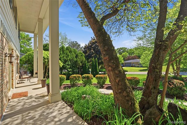 6211 Kings Scepter Road, Grand Blanc, MI 48439