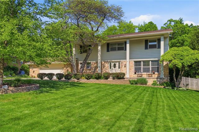 6211 Kings Scepter Road, Grand Blanc, MI 48439