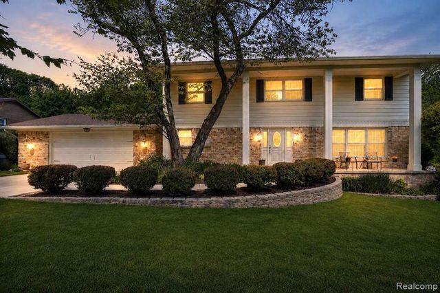 6211 Kings Scepter Road, Grand Blanc, MI 48439