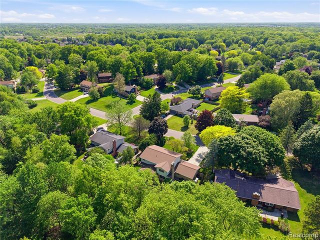 6211 Kings Scepter Road, Grand Blanc, MI 48439
