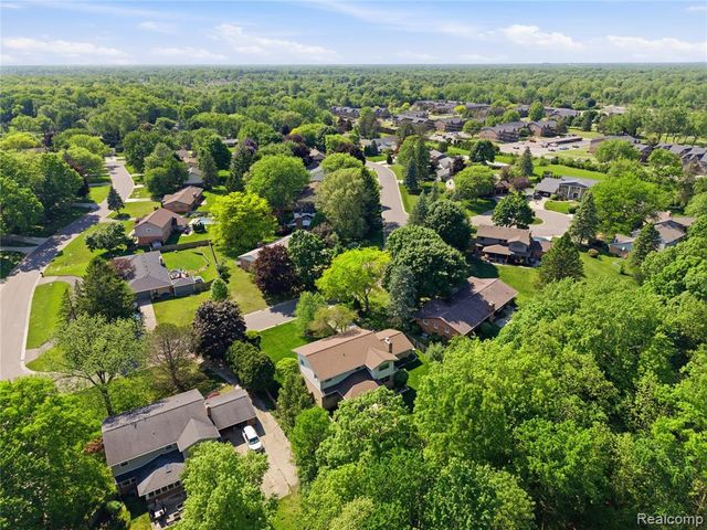 6211 Kings Scepter Road, Grand Blanc, MI 48439
