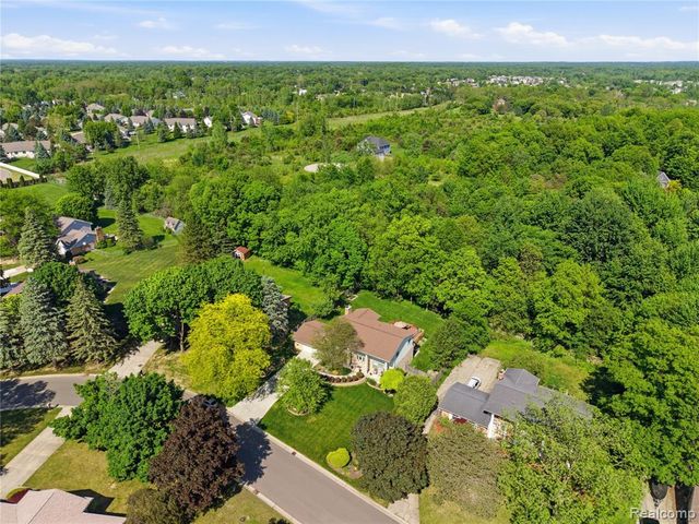 6211 Kings Scepter Road, Grand Blanc, MI 48439