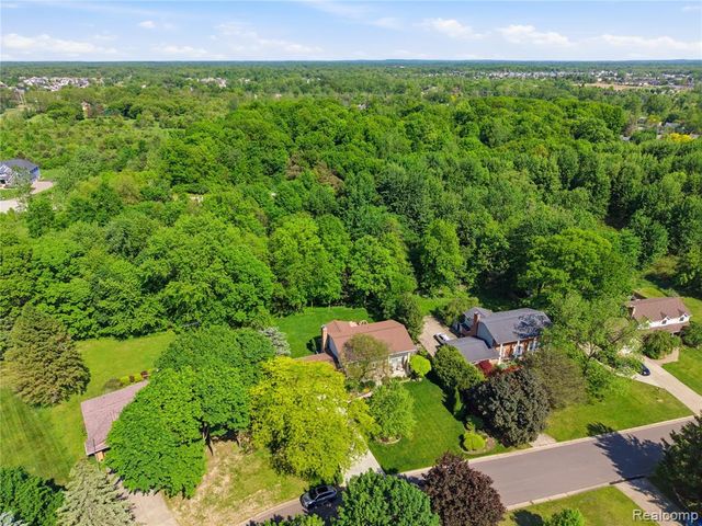 6211 Kings Scepter Road, Grand Blanc, MI 48439