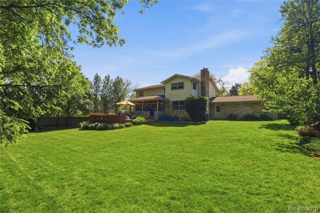 6211 Kings Scepter Road, Grand Blanc, MI 48439
