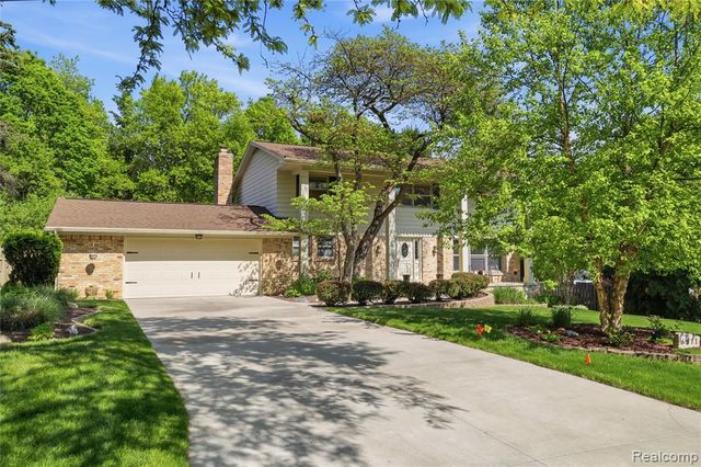 6211 Kings Scepter Road, Grand Blanc, MI 48439