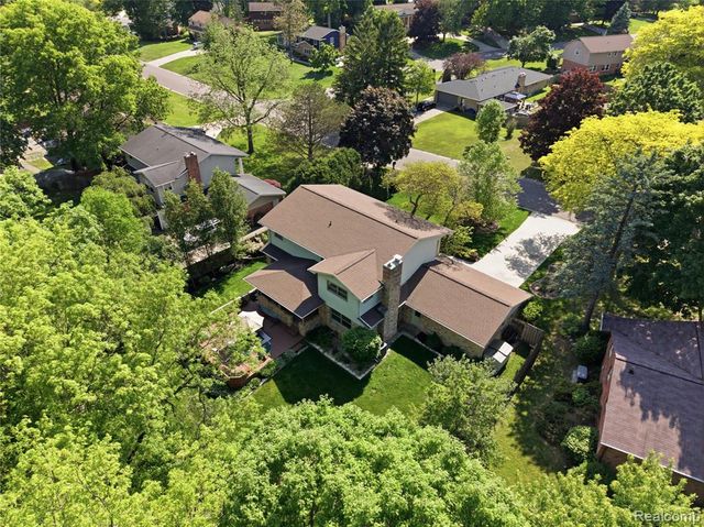 6211 Kings Scepter Road, Grand Blanc, MI 48439