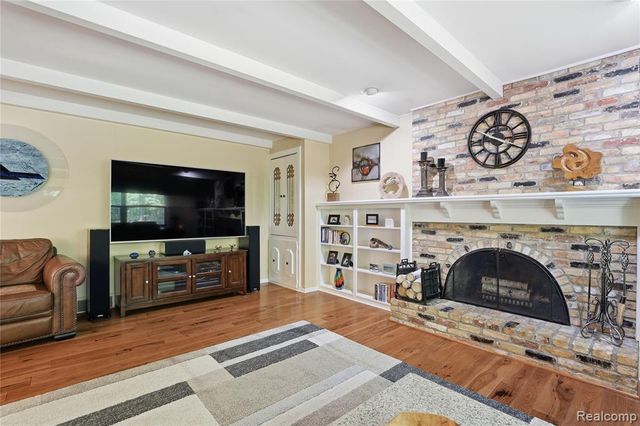 6211 Kings Scepter Road, Grand Blanc, MI 48439