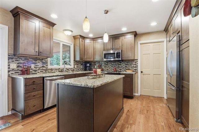 6211 Kings Scepter Road, Grand Blanc, MI 48439
