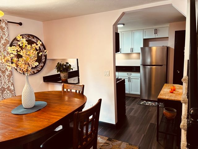 502 Cardinal Ln 502, Tyngsborough, MA 01879