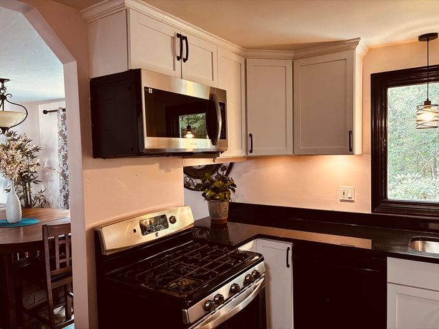 502 Cardinal Ln 502, Tyngsborough, MA 01879