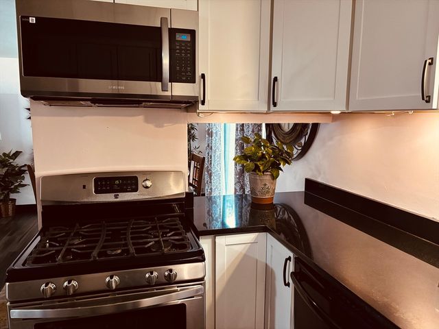 502 Cardinal Ln 502, Tyngsborough, MA 01879