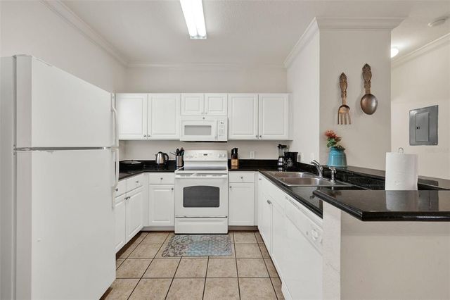 2950 LUCAYAN HARBOUR CIRCLE 105, Kissimmee, FL 34746