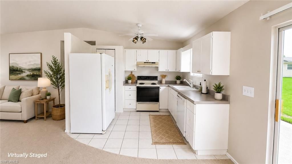 Image 11 of property listing at 419 SE 15th ST, Cape Coral, FL 33990