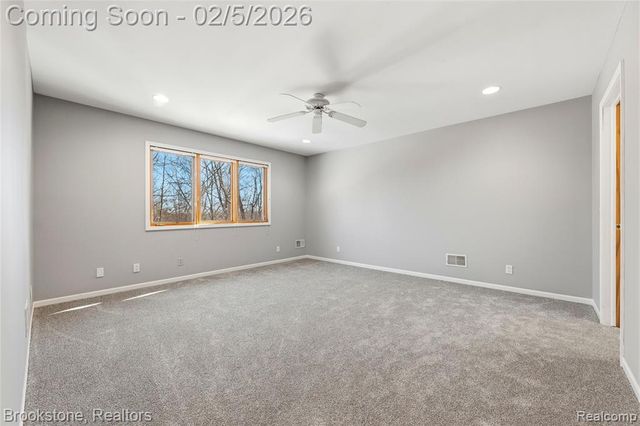 2300 Canyon Ridge Drive, White Lake, MI 48383